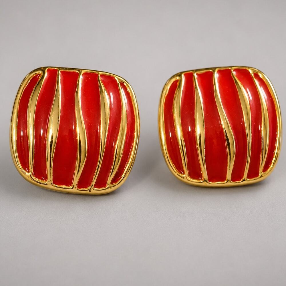 Vintage‎ Red Enamel Square Clip on Earrings- Gold tone 1" Modernist rc-6